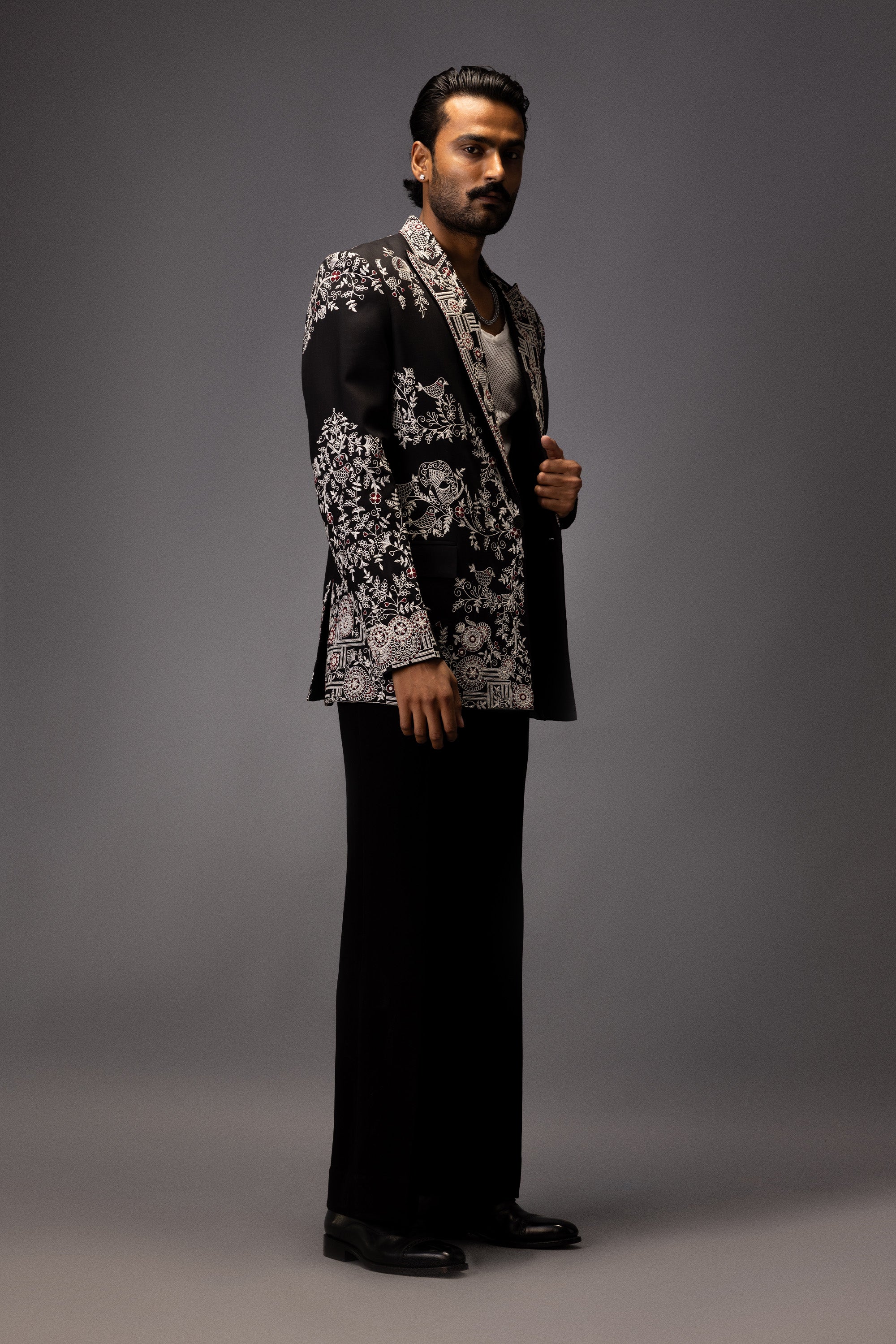 BLACK CANVAS EMBROIDERED JACKET